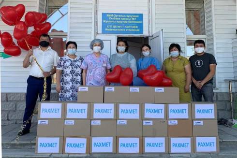 200 пачек парацетамола и аспирина доставили одиноким старикам волонтеры Сатпаева