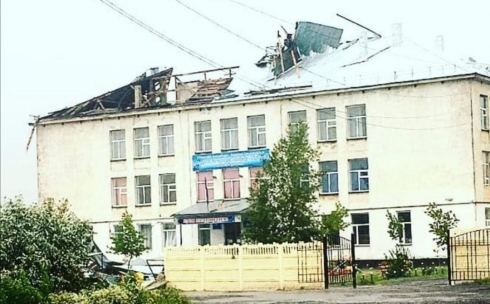 В поселке Курьяновка Карагандинской области в школе не отремонтирована крыша