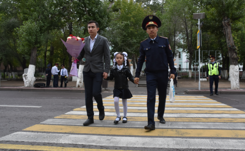 В Карагандинской области усилен контроль за пешеходными переходами вблизи общеобразовательных школ