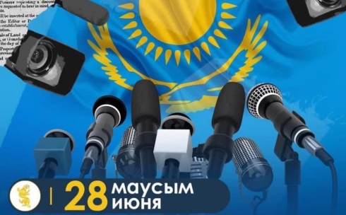 Мейрам Кожухов поздравил журналистов с предстоящим Днем работников СМИ