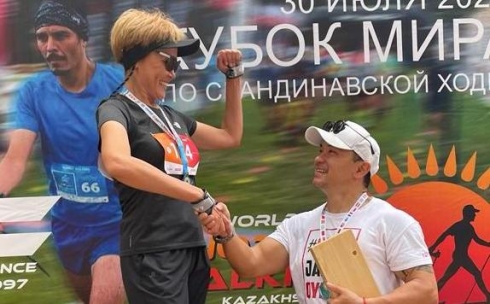 Карагандинка завоевала бронзу на международном турнире в Алматы по скандинавской ходьбе
