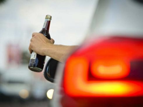 Лишенный прав пьяный водитель задержан в Караганде
