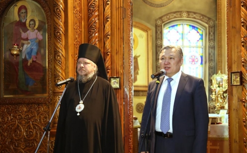 Аким области поздравил православных христиан с Рождеством Христовым 