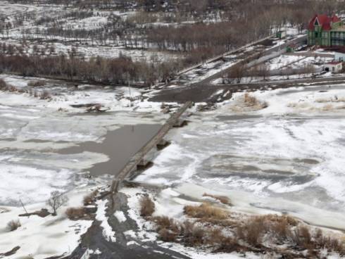 Село Шопа оказалось отрезанным из-за паводков в Карагандинской области