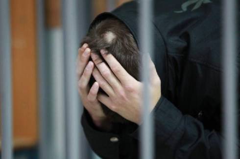 Показавшим видео 18+ на уличных мониторах в Караганде грозит лишение свободы