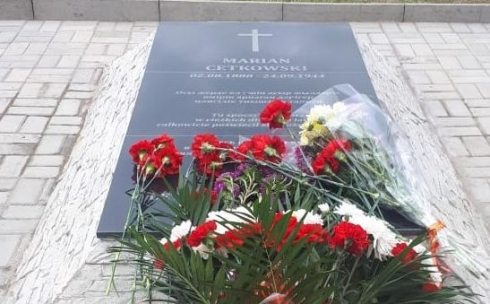 В Караганде установили памятник известному врачу Мариану Цетковскому