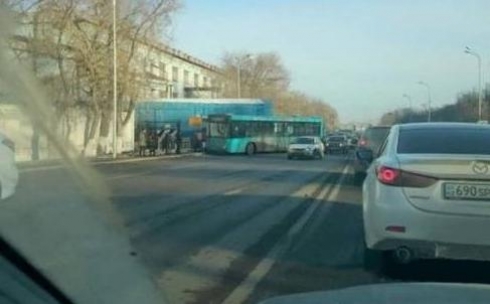 Стало известно о состоянии третьего пострадавшего в столкновении автобуса с тепловозом в Караганде