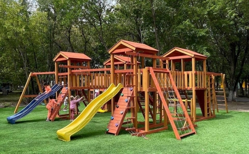 В Центральном парке Караганды появилась новая детская площадка