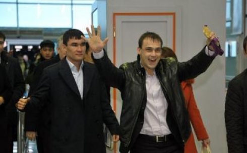 Сапиев и Ильин составят компанию Рою Джонсу-младшему на турнире Жарылгапова в Караганде