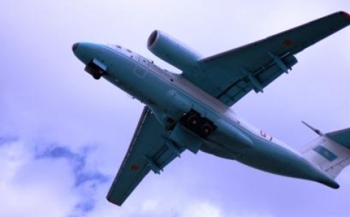 В Балхаше самолет Ан-72 успешно приземлился на грунт