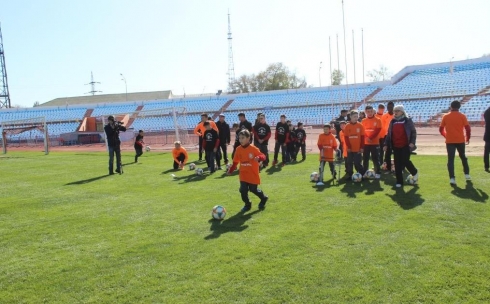 В Караганде успешно продолжается реализация проекта «Футбол для всех»