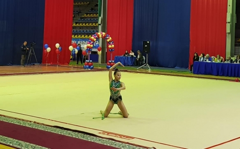 250 спортсменок участвуют в чемпионате РК по художественной гимнастике в Караганде