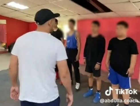 Тренер по боксу начал обучать воспитанников казахскому языку своими методами