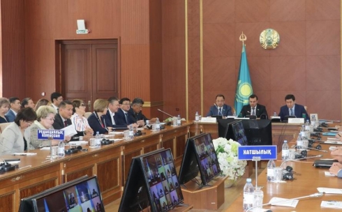 О развитии Карагандинской области рассказали на очередной сессии областного маслихата