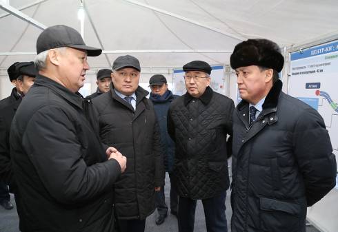 Первый заместитель премьер-министра РК А. Мамин ознакомился с качеством проводимых работ на новом автобане Астана - Темиртау
