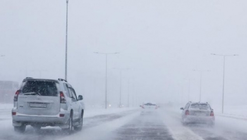В Карагандинской области в связи с ухудшением погодных условий введено ограничение движения на автодорогах