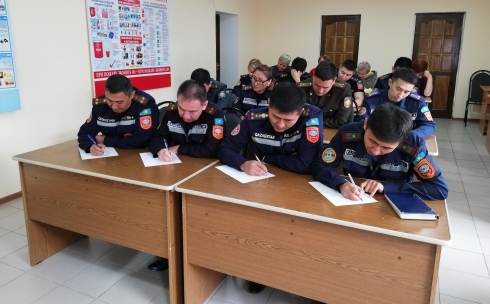 Сотрудники ДЧС Карагандинской области приняли участие в областном диктанте
