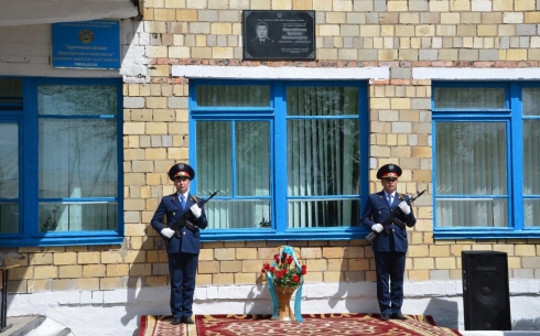 В селе Заречное открыли мемориальную доску в память о погибшем инспекторе дорожной полиции