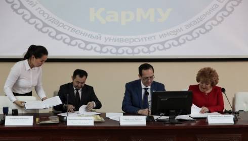 В КарГУ подписали трёхсторонний меморандум о совместных исторических исследованиях и проектах