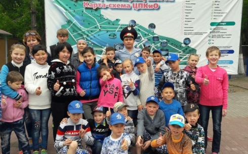 Карагандинский полицейский потратил свои отпускные на праздник для сирот