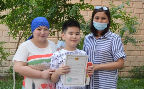 Военнослужащие регионального командования «Астана» поздравили детей с 1 июня