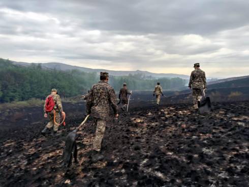 В Каркаралинском районе к ликвидации природных пожаров привлечены военнослужащие
