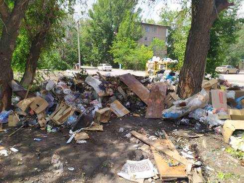 О вывозе негабаритного мусора в Караганде высказался Нурлан Рыстин