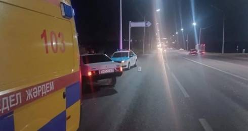 В Караганде на 15-ой магистрали на пешеходном переходе сбили мужчину