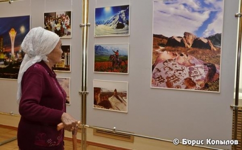 В Карагандинском музее изобразительного искусства открылась выставка «Жемчужина в степи» 