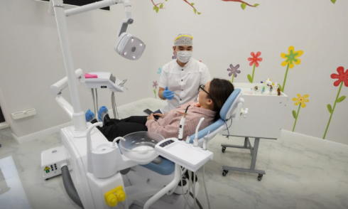 Казахстанцы стали на треть больше тратить на лечение и протезирование зубов