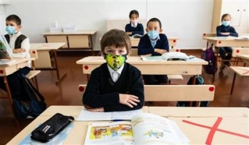 При каких условиях казахстанских школьников могут перевести на дистанционное обучение?