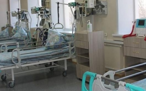 Делегация врачей из КНР посетила новый инфекционный госпиталь в Караганде