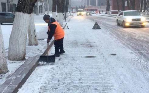 Гололёд и туман в Карагандинской области: дорожники в режиме повышенной готовности