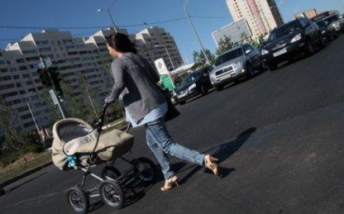 Мамам с колясками посвящается: правила безопасности на дороге