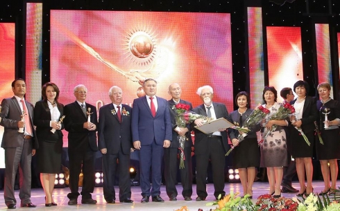 Названы имена лауреатов премии акима Карагандинской области в сфере образования