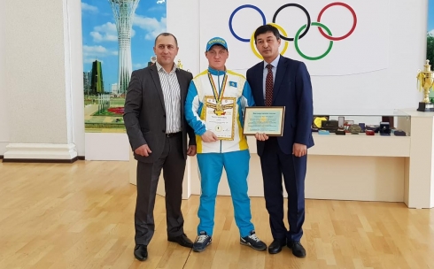 Спортсмен из Карагандинской области впервые стал чемпионом мира по пара-армрестлингу. Фоторепортаж
