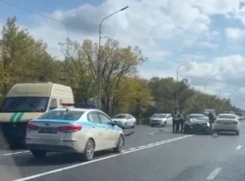 Инкассаторская машина попала в ДТП на 15-ой магистрали в Караганде