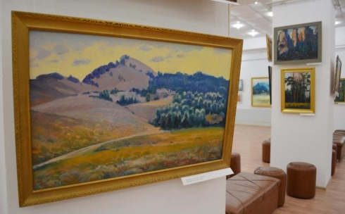 Выставка памяти художника Мингиша Абылкасова действует в Караганде