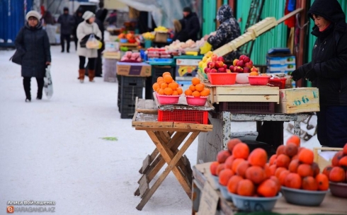 В Караганде ежедневно проверяют качество ввозимых в город фруктов