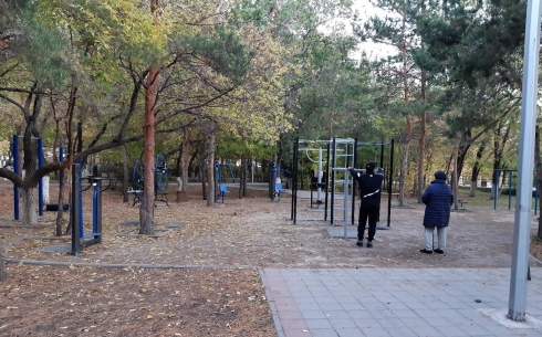 Карагандинцы пожаловались на состояние спортивной площадки возле сквера мемориала «Вечный огонь»
