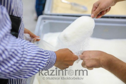 Дефицита сахара в Казахстане больше не будет - глава Минторговли