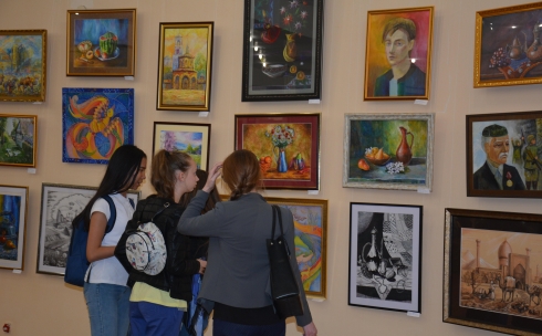 В Караганде прошла выставка юных художников