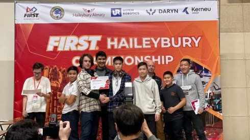 Ветряная электростанция карагандинцев заняла первое место на чемпионате First Haileybury в Алматы