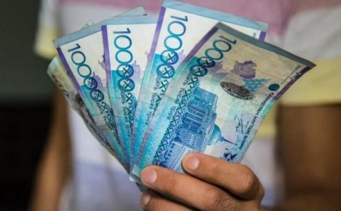 65% опрошенных карагандинцев не берут деньги в долг