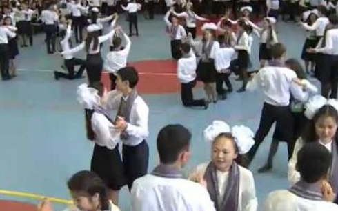 Для 166 выпускников Назарбаев Интеллектуальной школы прозвенел последний звонок 
