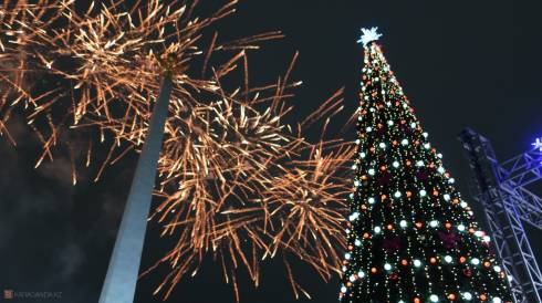 В Караганде зажжение главной елки, фейерверк и открытие линейного катка планируется 23 декабря