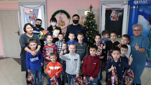 В преддверии Нового года Департамент по ЧС Карагандинской области подарил радость детям из детского дома