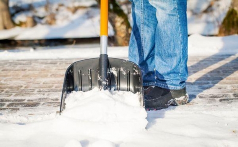 Карагандинцы уверены, что зимой обслуживающее их дома КСК не проводило уборку снега во дворе