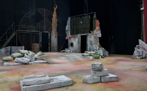 Куандык Касымов поставит на сцене карагандинского театра драму «Мамаша Кураж»