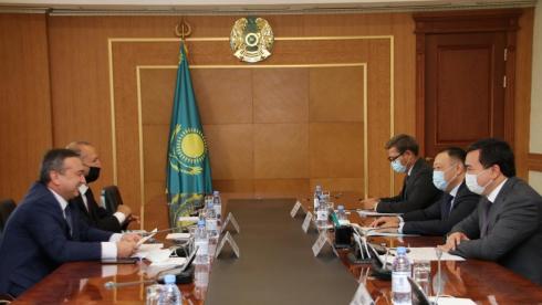 Женис Касымбек встретился с послом Узбекистана